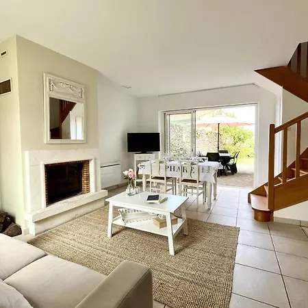 Adorable Maison Dans Lauthentique Quartier De La Chaume Avec Jardin 4Prs Les Sables-dʼOlonne