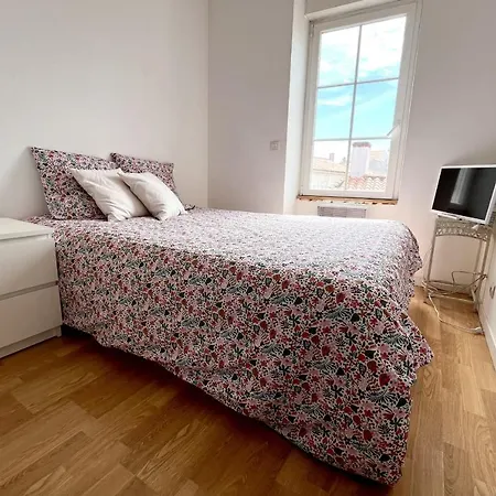 Adorable Maison Dans Lauthentique Quartier De La Chaume Avec Jardin 4Prs Feriehus